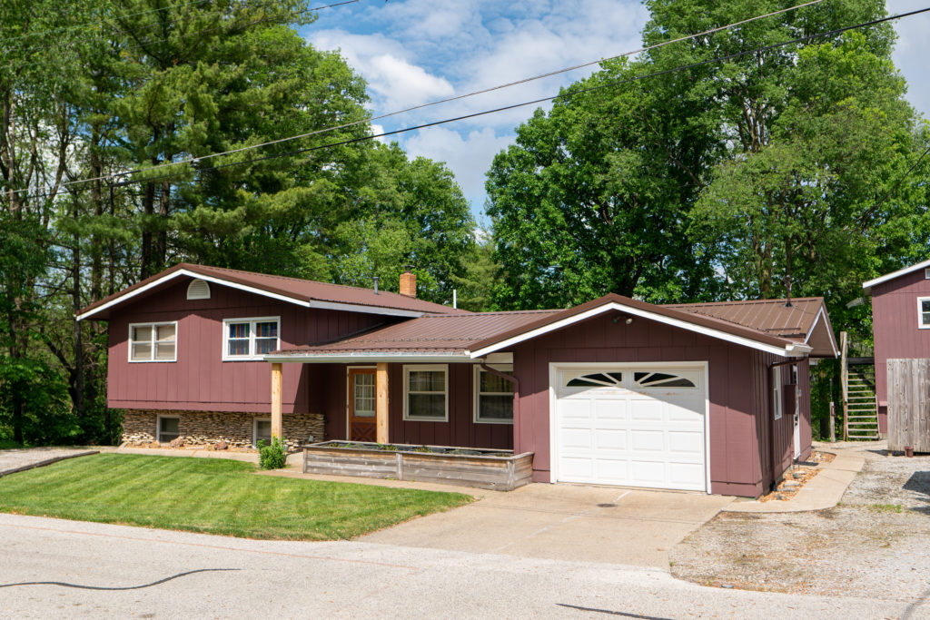 243 Prairie Ln, Dayton, IN